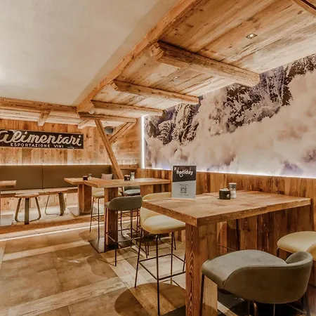 Hotiday Sauze Centro Hotel