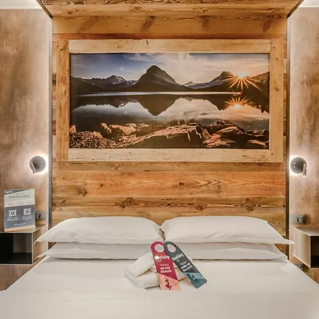 Hotiday Sauze Centro Hotel 3*