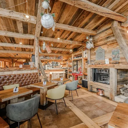 Hotiday Sauze Centro Hotel